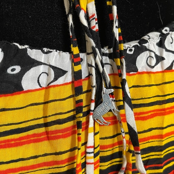 Indah backless long dress - Picture 6 of 8